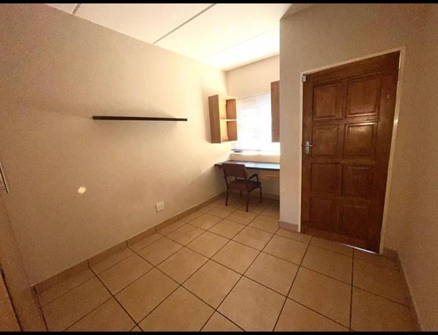 2 BEDROOM PROPERTY TO RENT IN BULT WEST